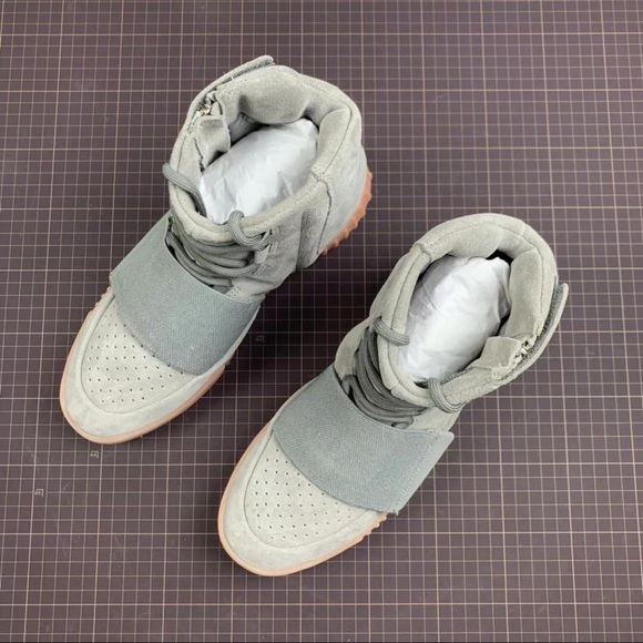 Adidas Yeezy 750 ‘Grey Gum’ - Picture 4 of 8